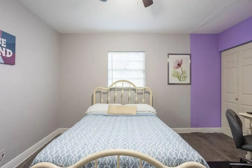 Holiday home Entirehouse W/Bush Garden View_Private Heated Pool Villa Tampa United States